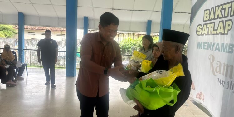 Danpos Satlap Tri Cakti Bagikan 50 Paket Sembako Sambut Ramadhan 1447 H